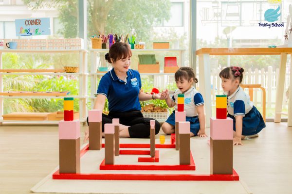 PHƯƠNG PHÁP MONTESSORI 5 PHƯƠNG PHÁP MONTESSORI
