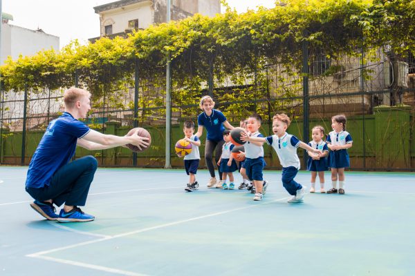 3T Edu phát triển thể chất tối ưu cho trẻ thông qua bộ môn bóng rổ 14 3T Edu phát triển thể chất tối ưu cho trẻ thông qua bộ môn bóng rổ