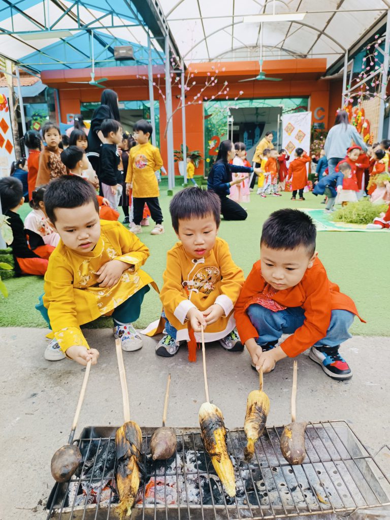 Sôi nổi các hoạt động trải nghiệm tại sự kiện Màu của Tết