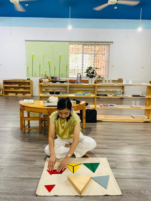 Đào tạo nâng cao nghiệp vụ Montessori cho giáo viên toàn hệ thống