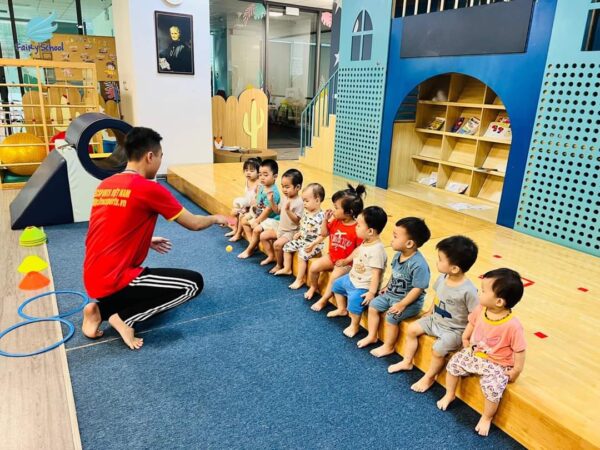 Hoạt động thể thao phối hợp giải trí trong giờ học Montessori 18 Hoạt động thể thao phối hợp giải trí trong giờ học Montessori