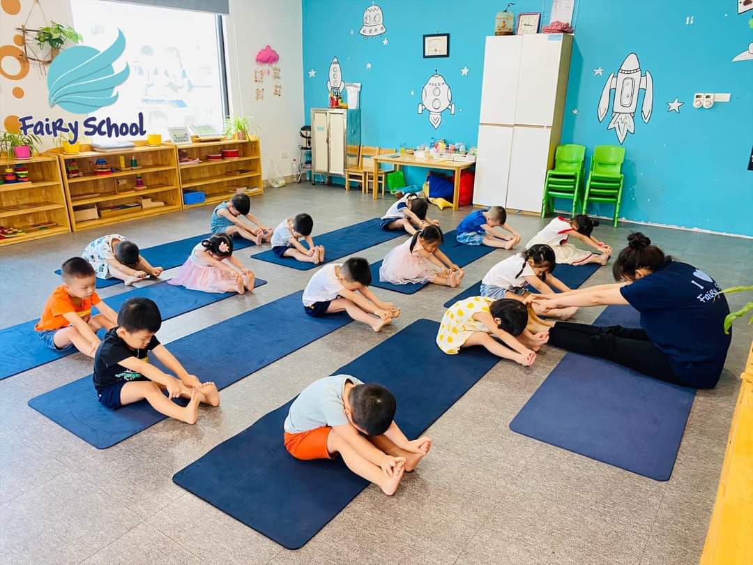 Tiết học Yoga luyện tập thể chất và tinh thần cho trẻ mầm non