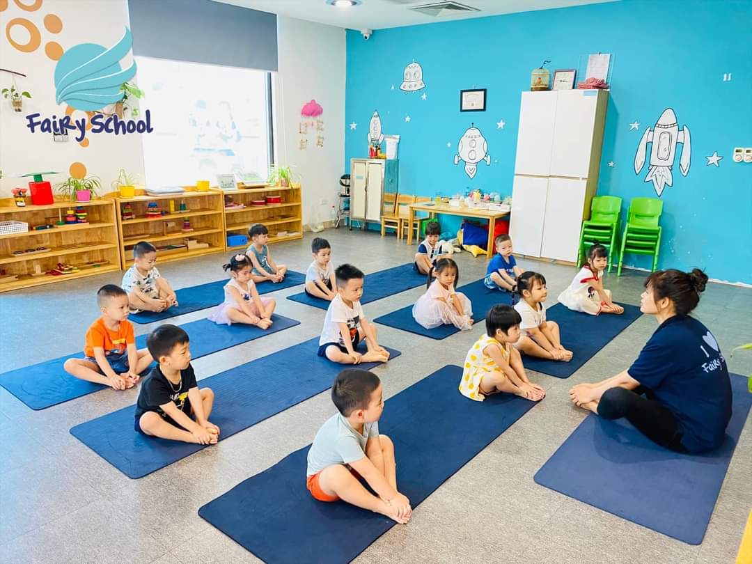 Tiết học Yoga luyện tập thể chất và tinh thần cho trẻ mầm non