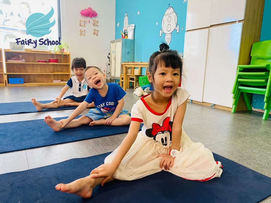 Tiết học Yoga luyện tập thể chất và tinh thần cho trẻ mầm non