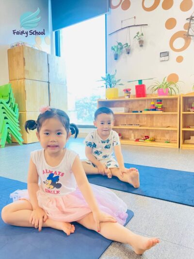 Tiết học Yoga luyện tập thể chất và tinh thần cho trẻ mầm non