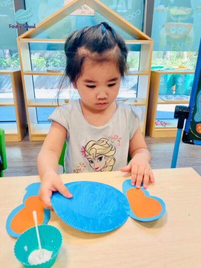 Hoạt động tạo hình: Làm chú voi từ đĩa giấy