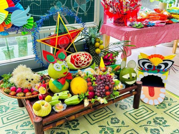 Cô trò 3T EDU chuẩn bị cho Dạ tiệc đêm rằm