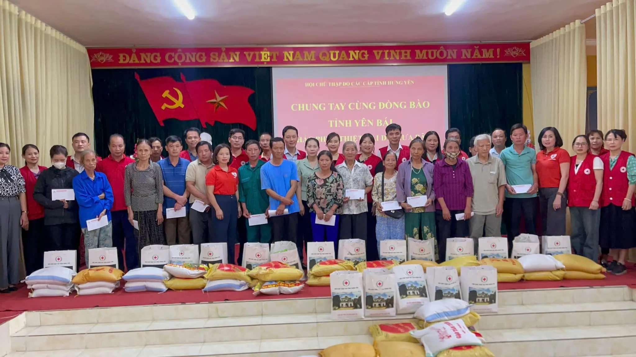 3T Edu TIẾP TỤC HÀNH TRÌNH HƯỚNG VỀ ĐỒNG BÀO VÙNG LŨ