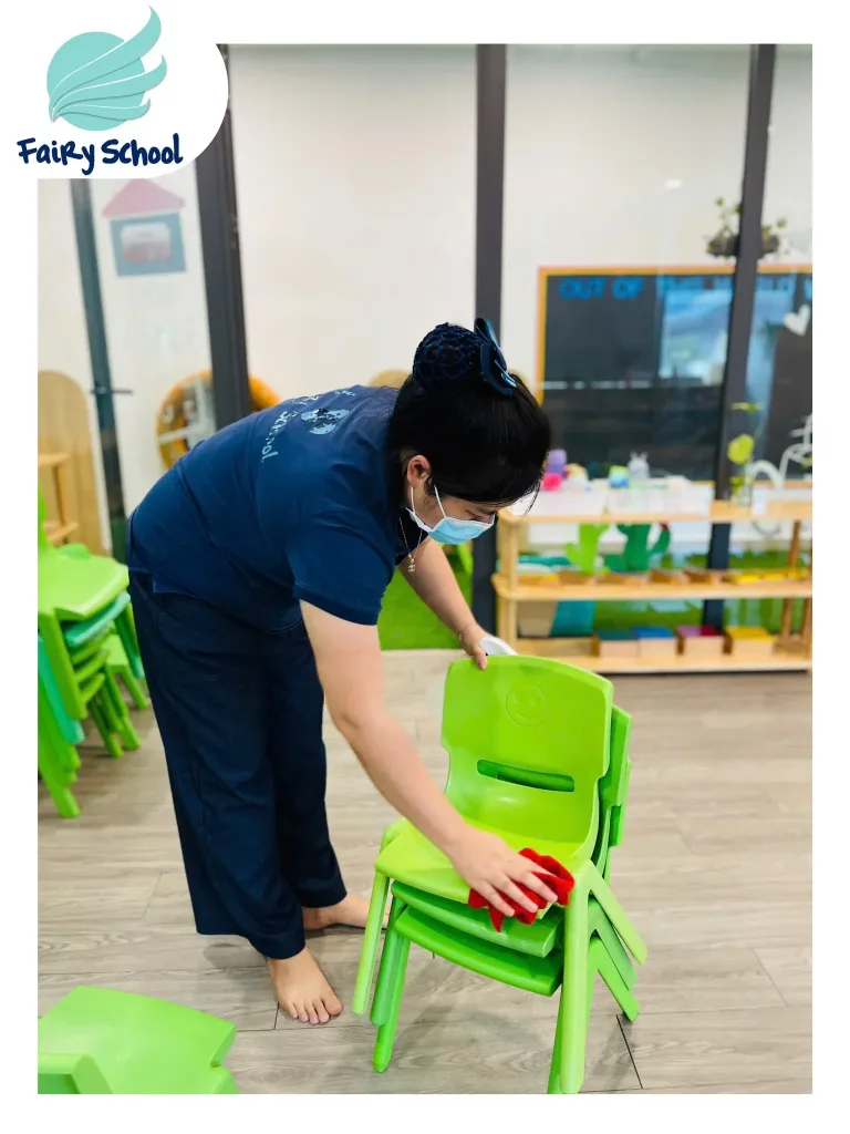 Vệ Sinh Lớp Học Hàng Tuần – Bảo Vệ Sức Khỏe Bé Yêu