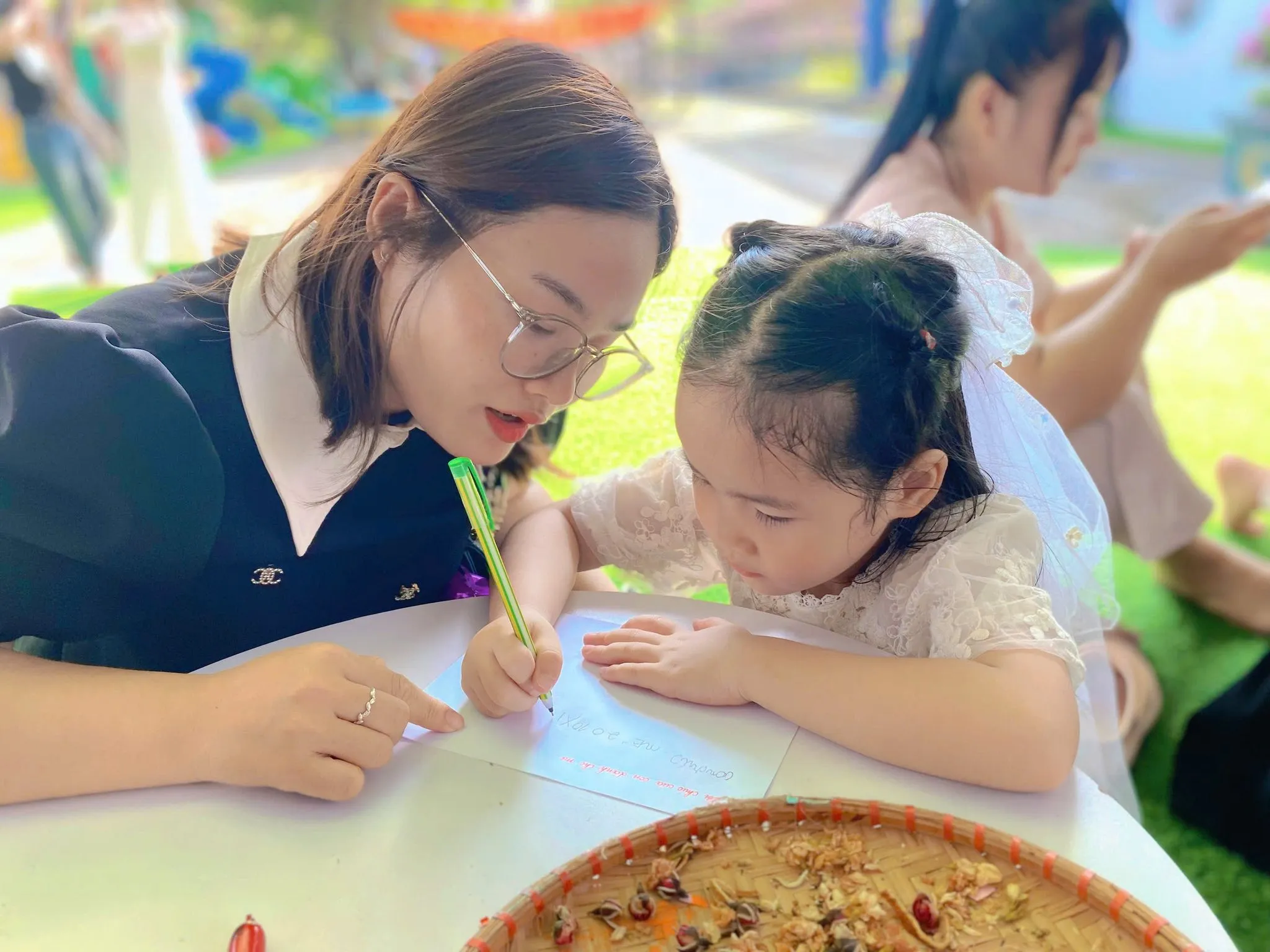 Ngày 20/10 rộn ràng yêu thương tại 3T Edu – Khi con học cách yêu và trân trọng