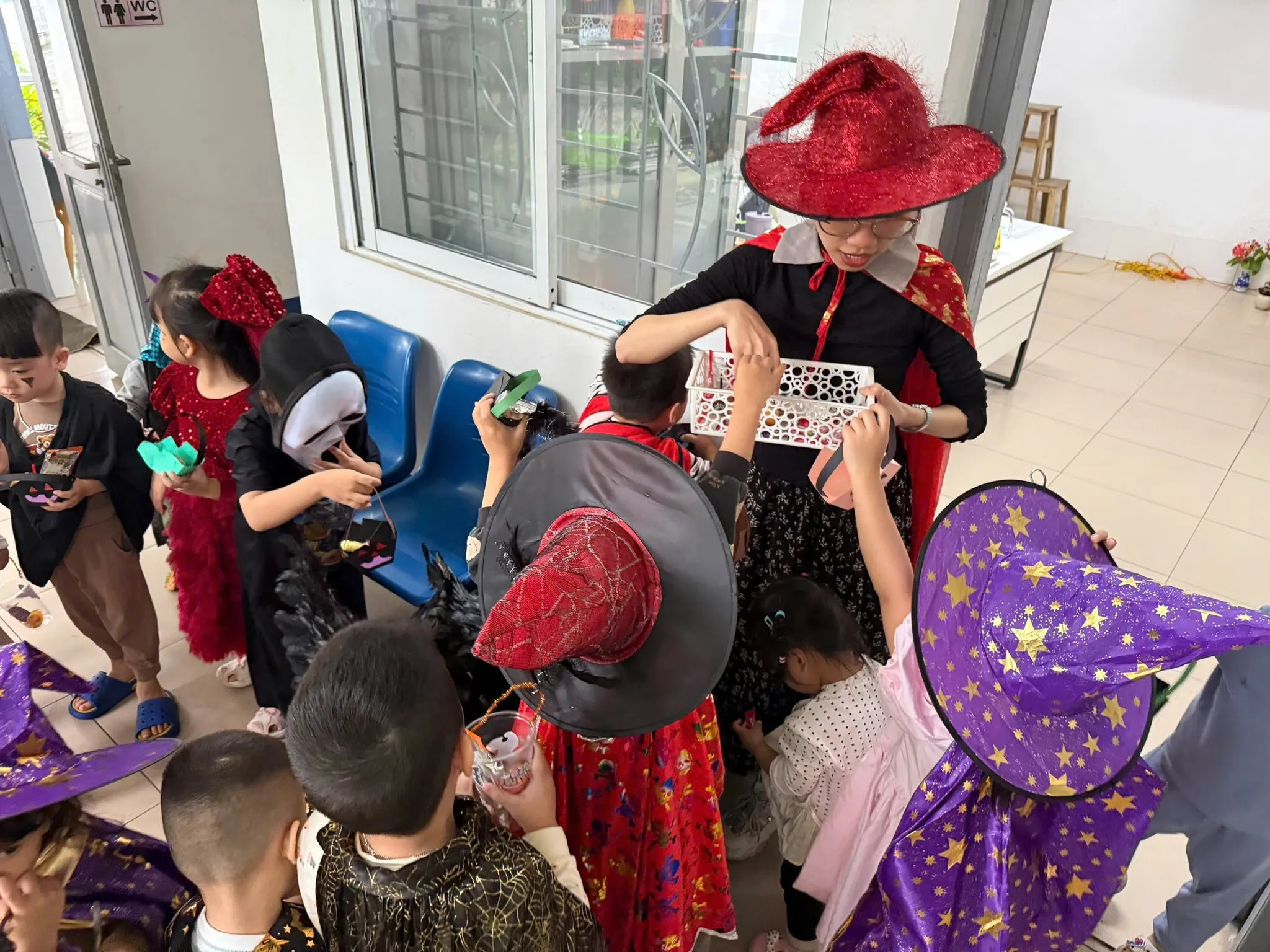 Halloween diệu kỳ của những phù thủy nhí 3T Edu